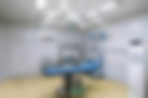 {重庆松山医院医学美容科李新属于专家还是普通医生？从履历和成就一探究竟！ 