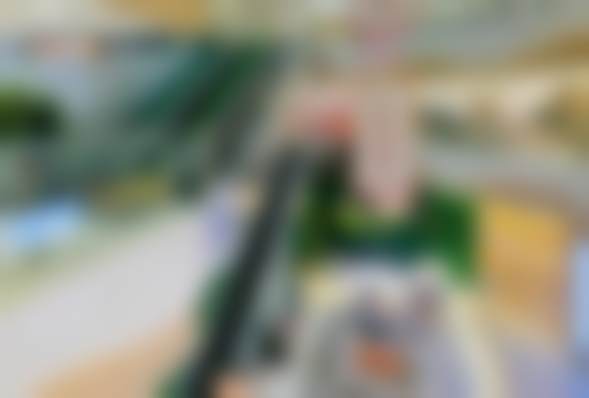 带妈妈做外切祛眼袋！成都军大整形医院仅3880，1小时搞定3天消肿年轻十岁