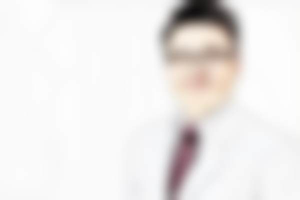 重庆松山医院医学美容科朵向东医生优势之强背景科室助力技术提升