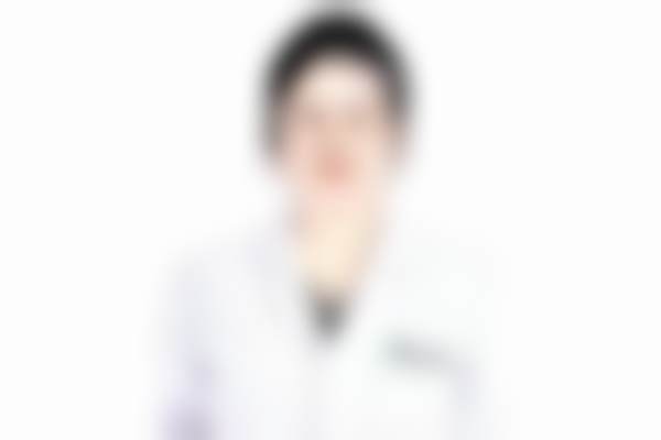 七、广东崇爱修复医院植发科价格表：（仅供参考）